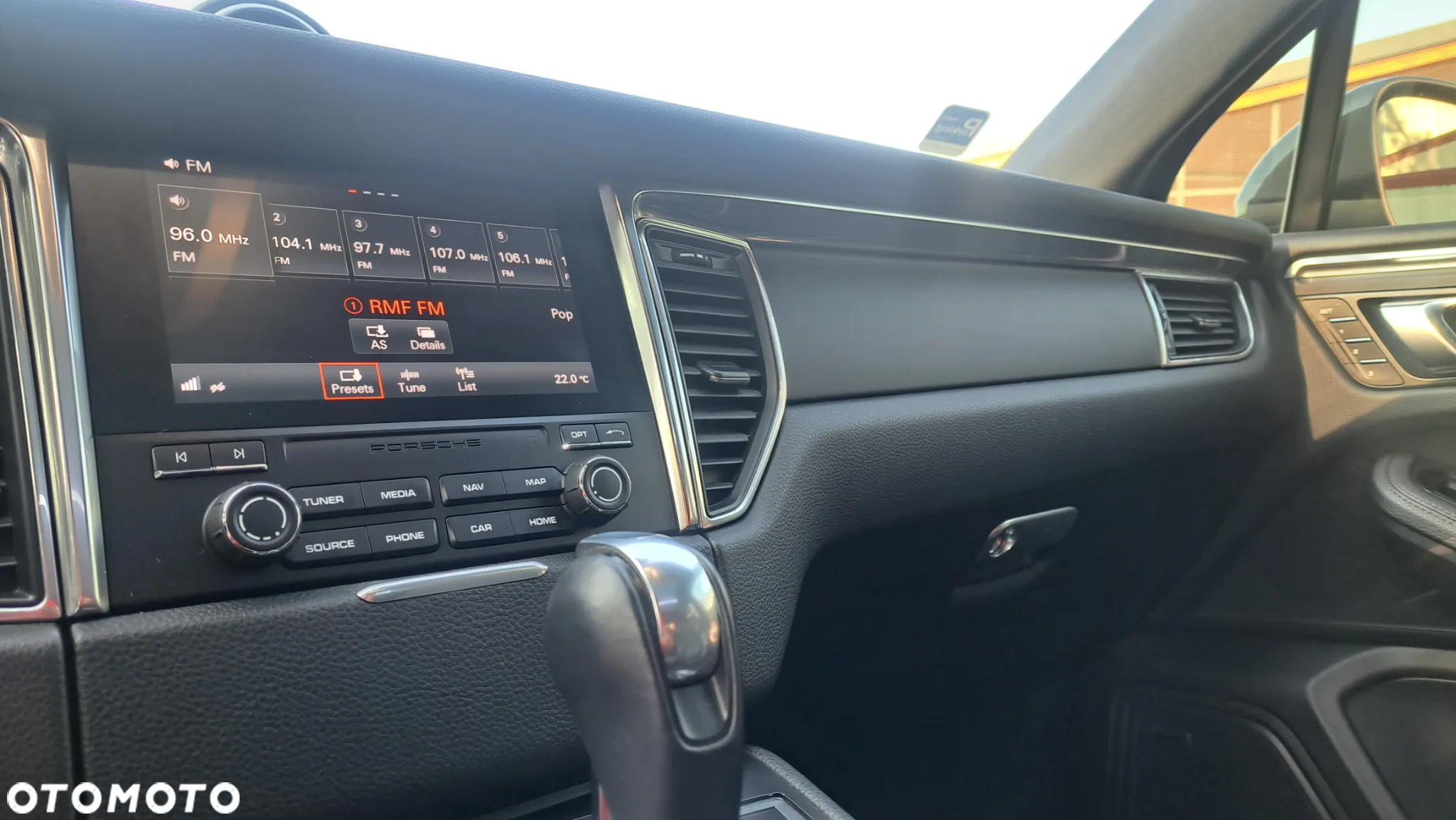Porsche Macan - 33