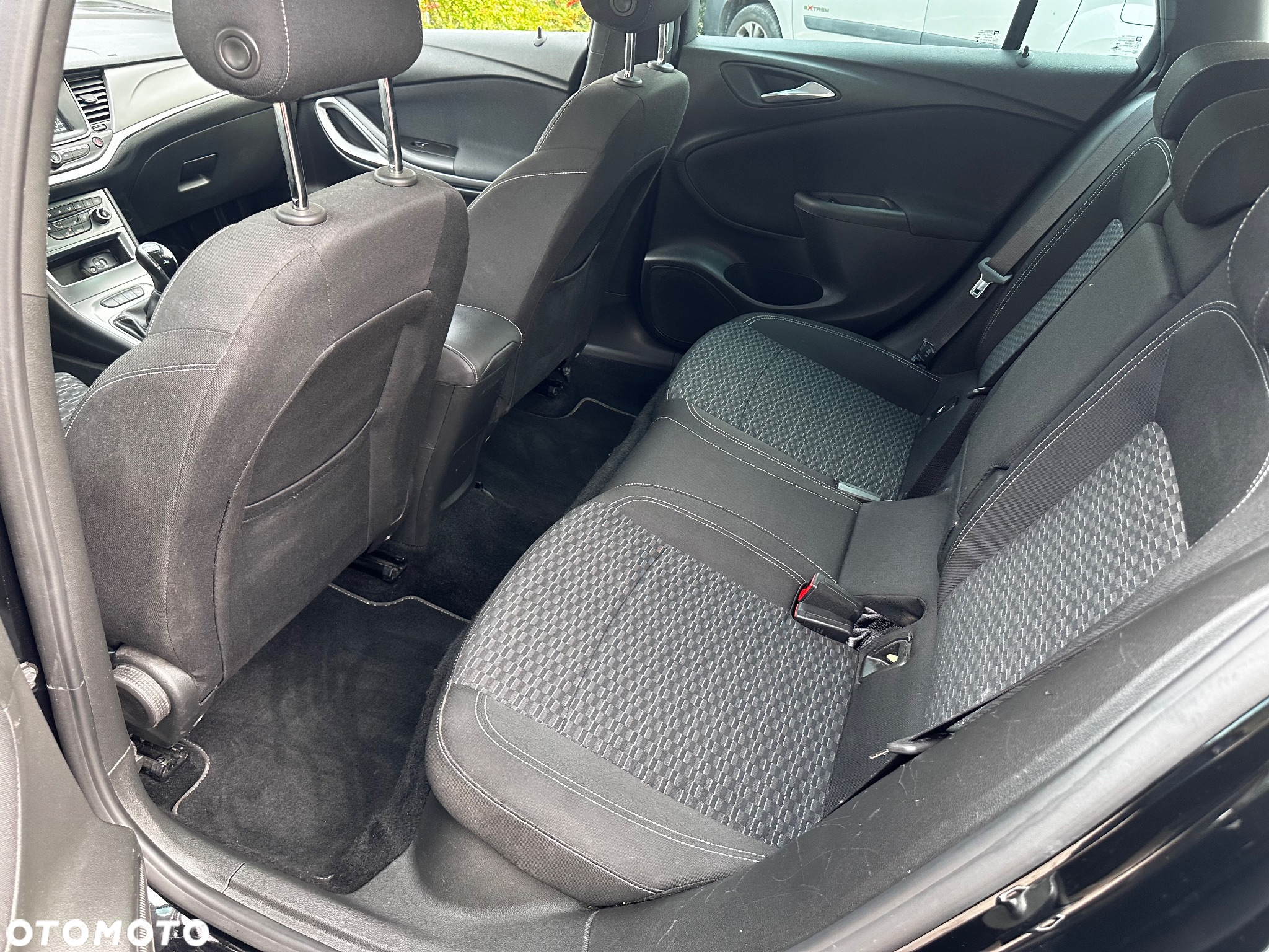 Opel Astra 1.4 Turbo 120 Jahre - 29