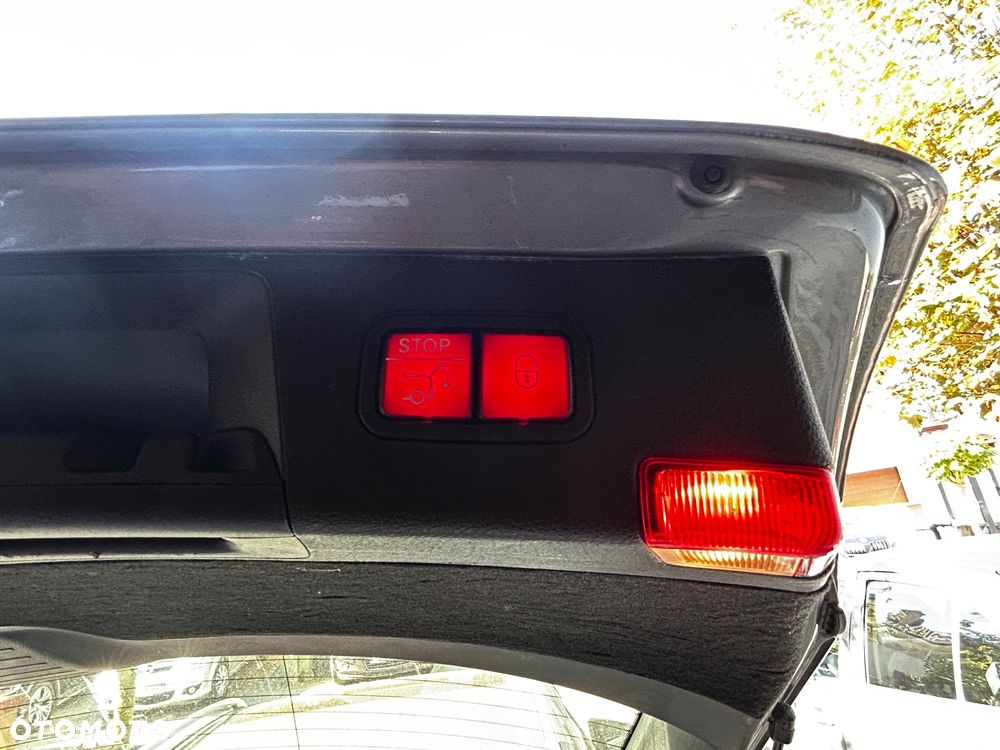 Mercedes-Benz Klasa C 300 T CDI DPF 4Matic (BlueEFFICIENCY) 7G-TRONIC Avantgarde - 19