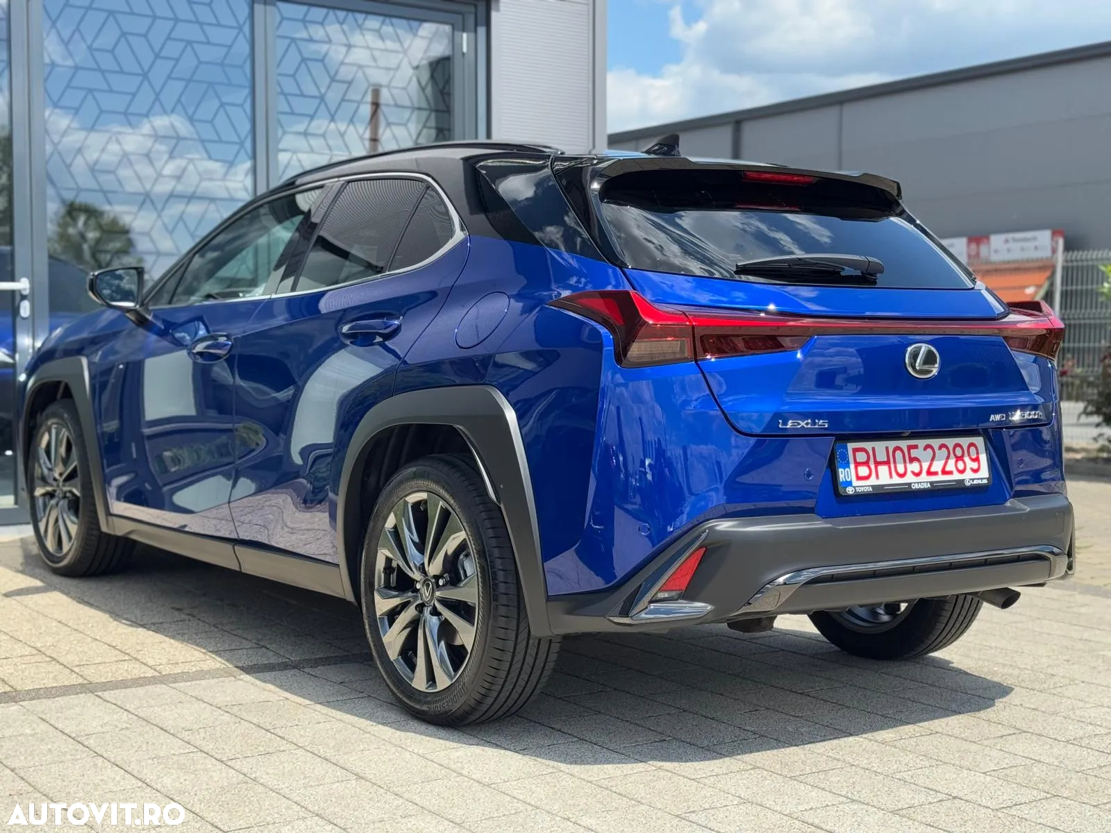 Lexus UX 300h FWD CVT HEV F Sport Design - 9