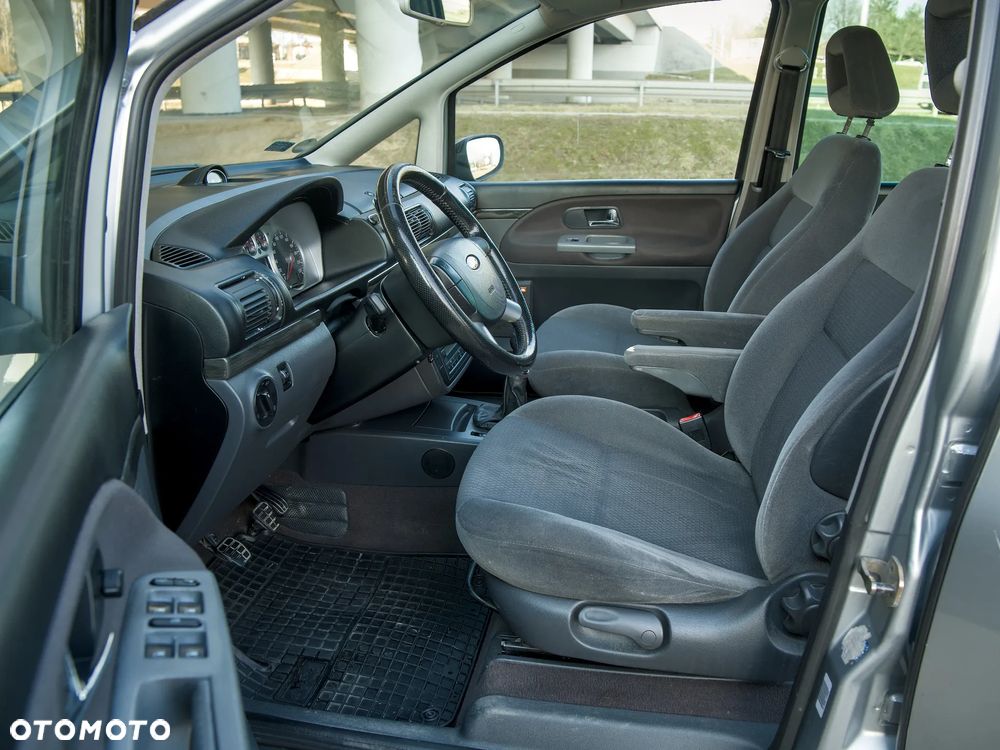 Ford Galaxy 1.9 TDI Ghia - 21