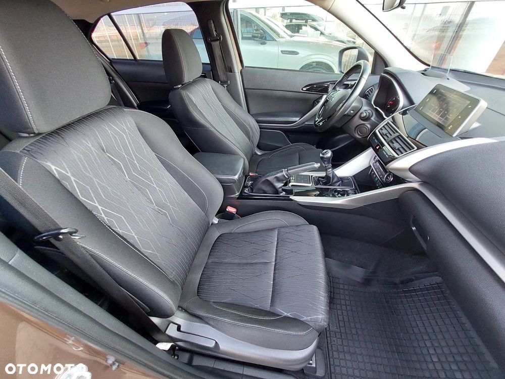 Mitsubishi Eclipse Cross 1.5 T Intense - 11