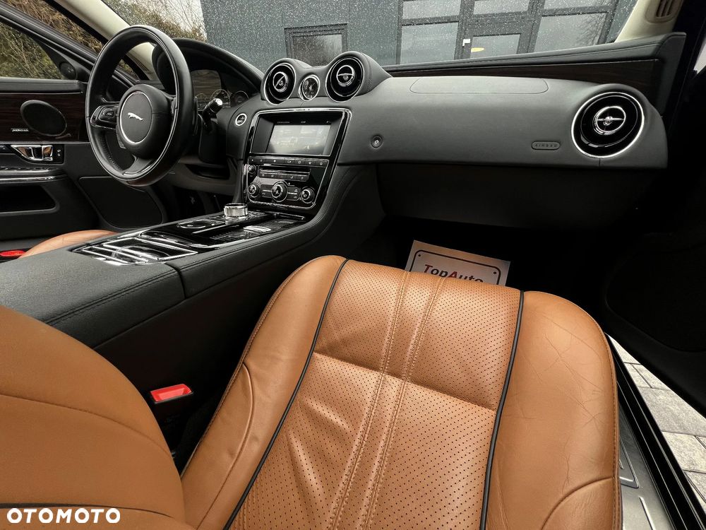 Jaguar XJ 3.0 D V6 Premium Luxury - 17