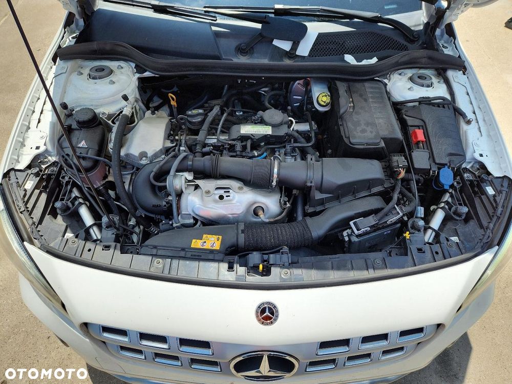 Mercedes-Benz GLA 250 4Matic 7G-DCT Peak Edition - 12