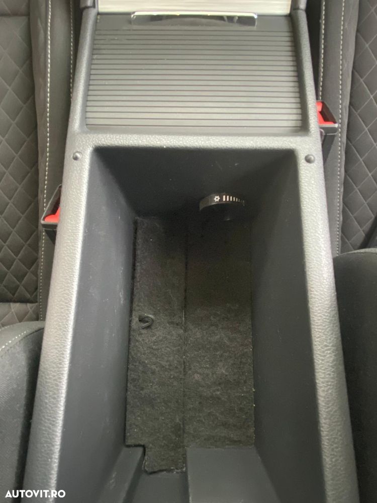 Skoda Superb 2.0 TDI DSG Ambition - 23