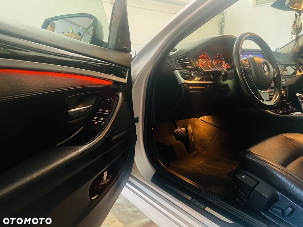 BMW Seria 5 520d Luxury Line - 17