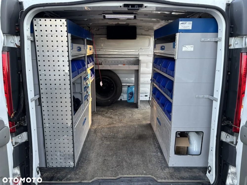 Renault TRAFIC - 23