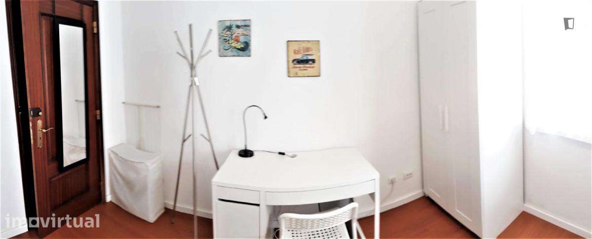 Quarto - localizado em Santos Lisbon - Grande imagem: 4/16
