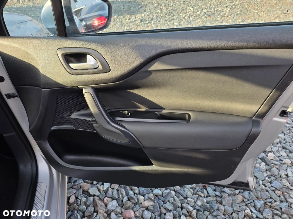 Citroën DS4 e-HDi 115 ETG6 SoChic - 33