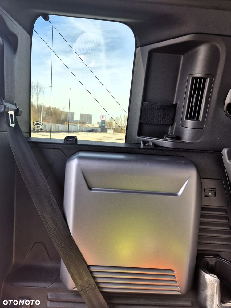 Land Rover Defender 3.0 P400 mHEV X - 21