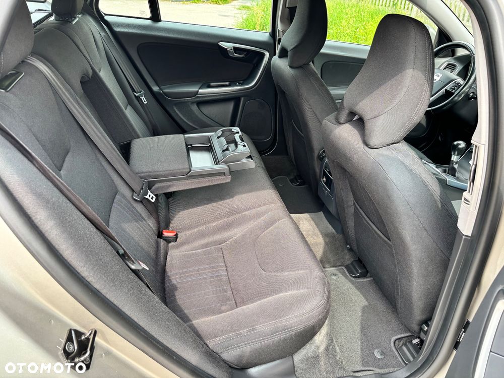 Volvo V60 D3 Momentum - 20