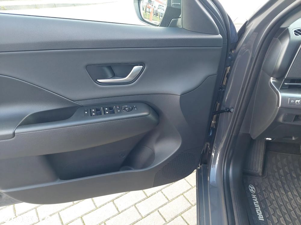 Hyundai Kona Electric 65kWh Executive - 11