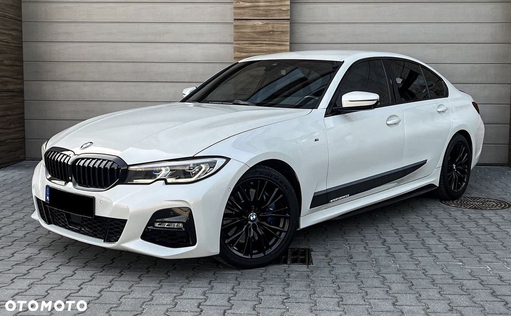 BMW 3 Series 2019 photo 3
