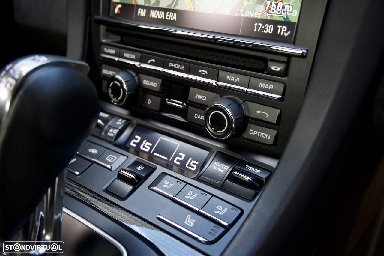 Porsche 911 (991) Carrera 4 GTS PDK - 42