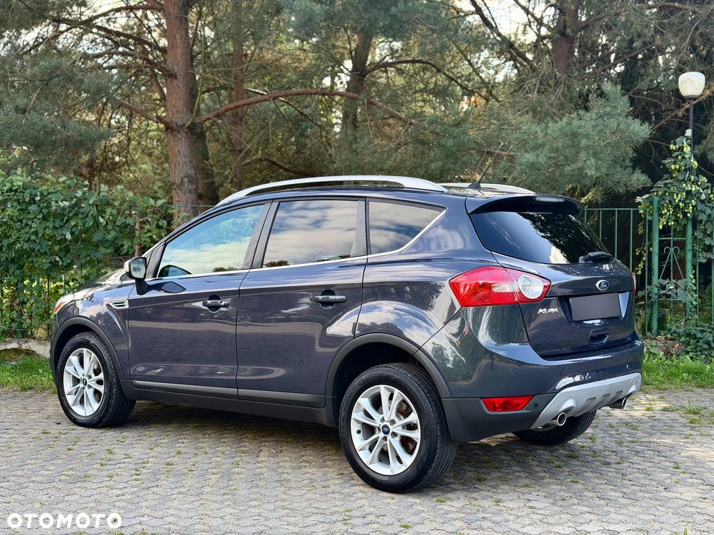 Ford Kuga 2.0 TDCi 2x4 Titanium - 4