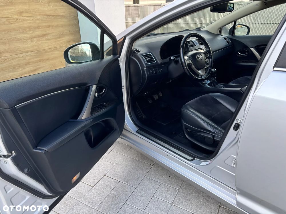 Toyota Avensis 2.2 D-4D Prestige - 9