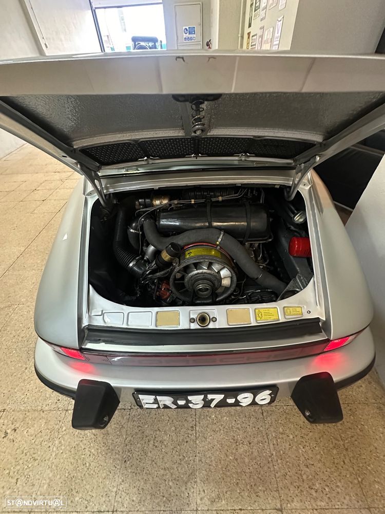 Porsche 911 Série F - 18