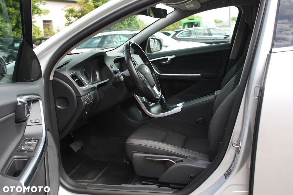 Volvo S60 D3 Geartronic Momentum - 22