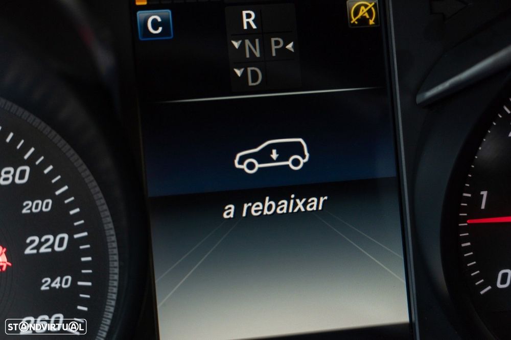 Mercedes-Benz GLC 220 d 4Matic 9G-TRONIC AMG Line - 34