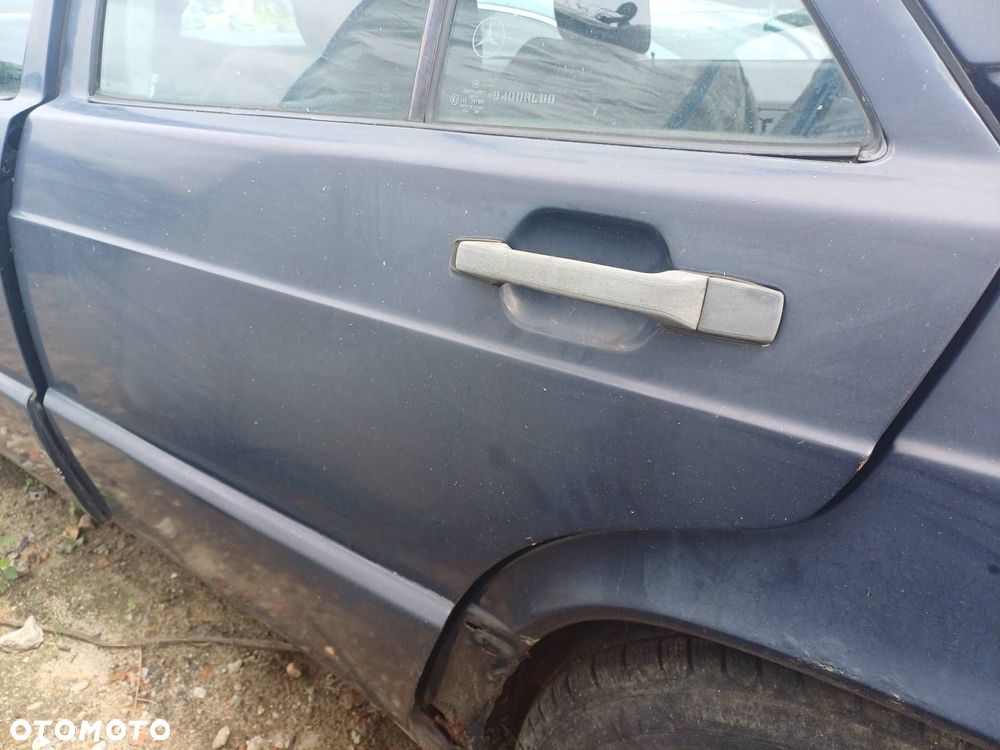 DRZWI KOMPLETNE LEWY TYŁ MERCEDES-BENZ W201 190 - 2