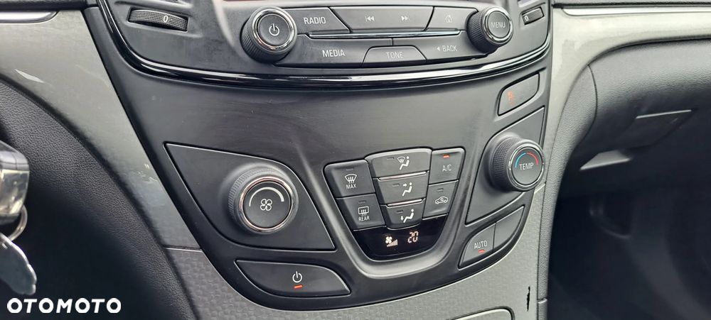 Opel Insignia 2.0 CDTI - 25