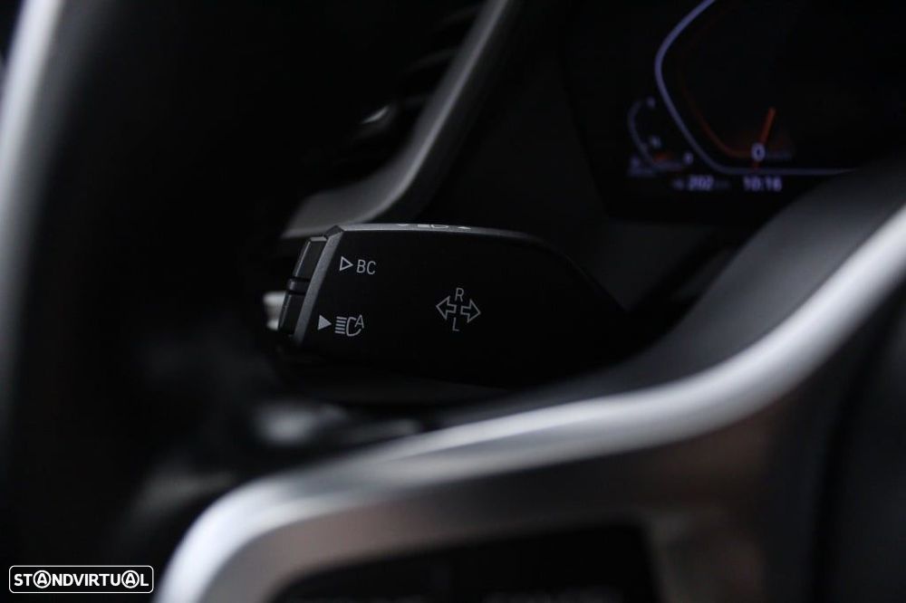 BMW 116 d Pack Desportivo M Auto - 24