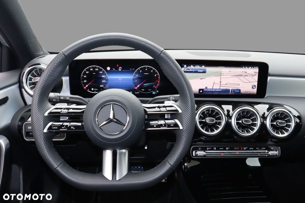 Mercedes-Benz Klasa A 220 4-Matic AMG Line 8G-DCT - 14
