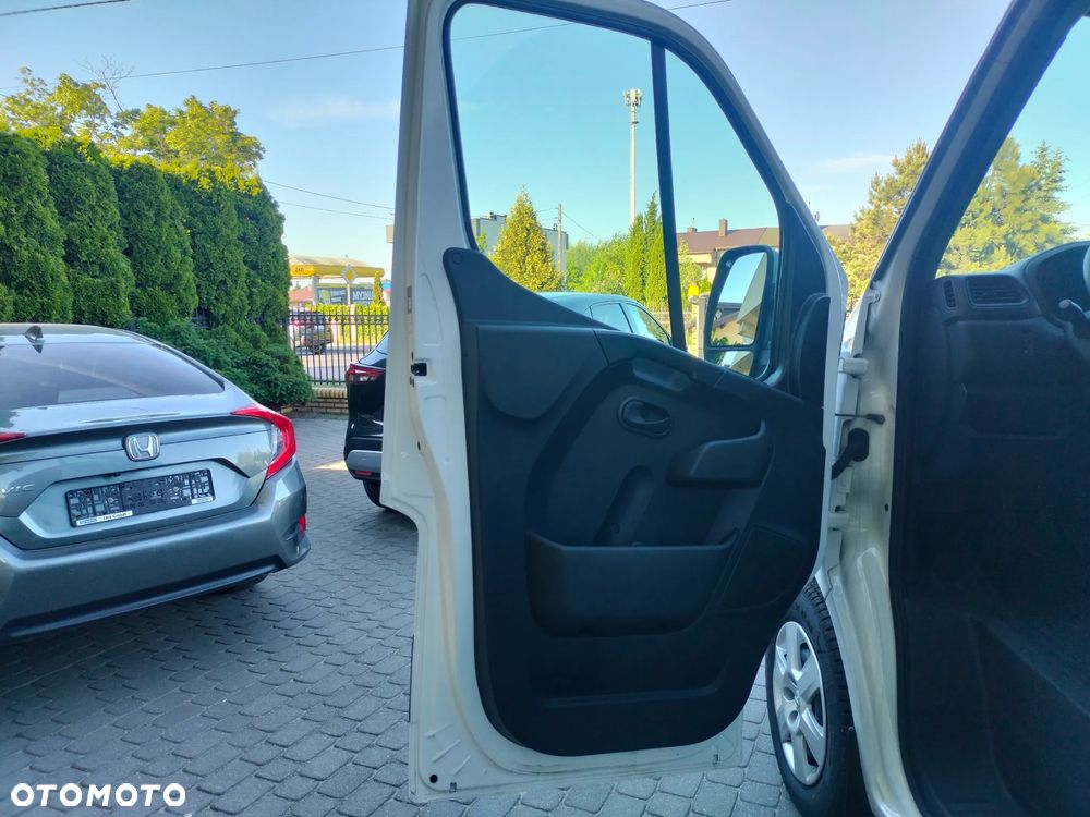Nissan NV400 - 24