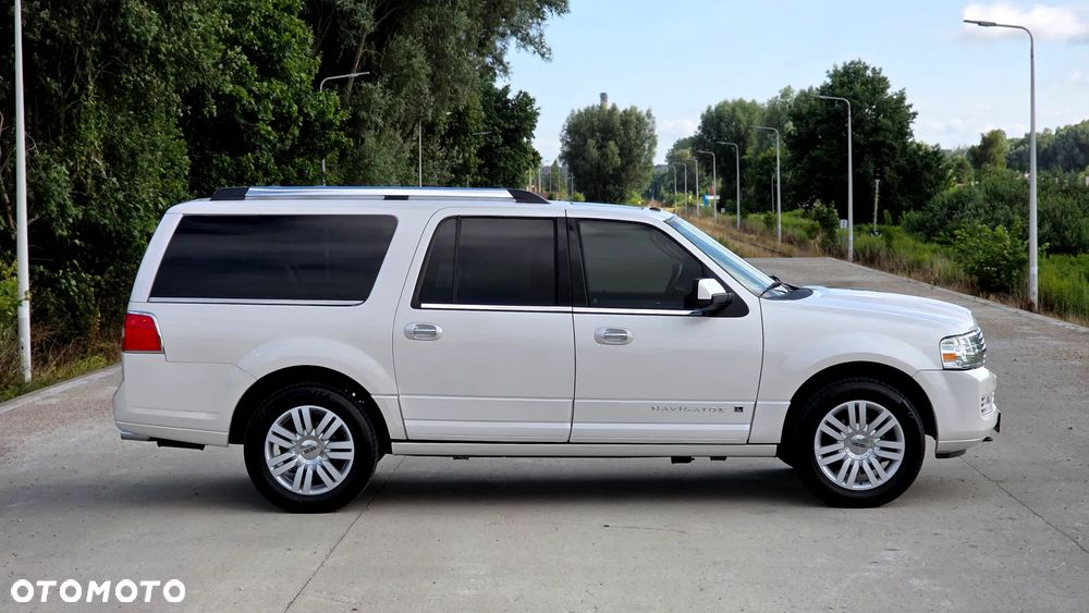Lincoln Navigator 5.4 4WD Luxury - 24