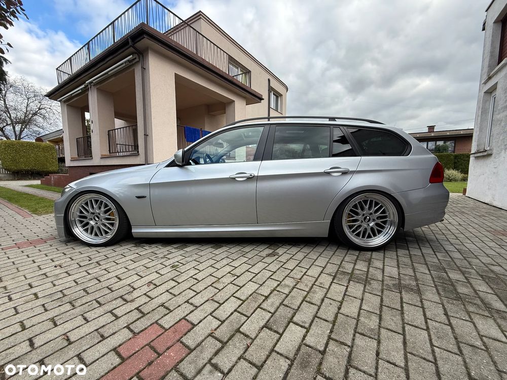 BMW Seria 3 320d DPF Touring - 1
