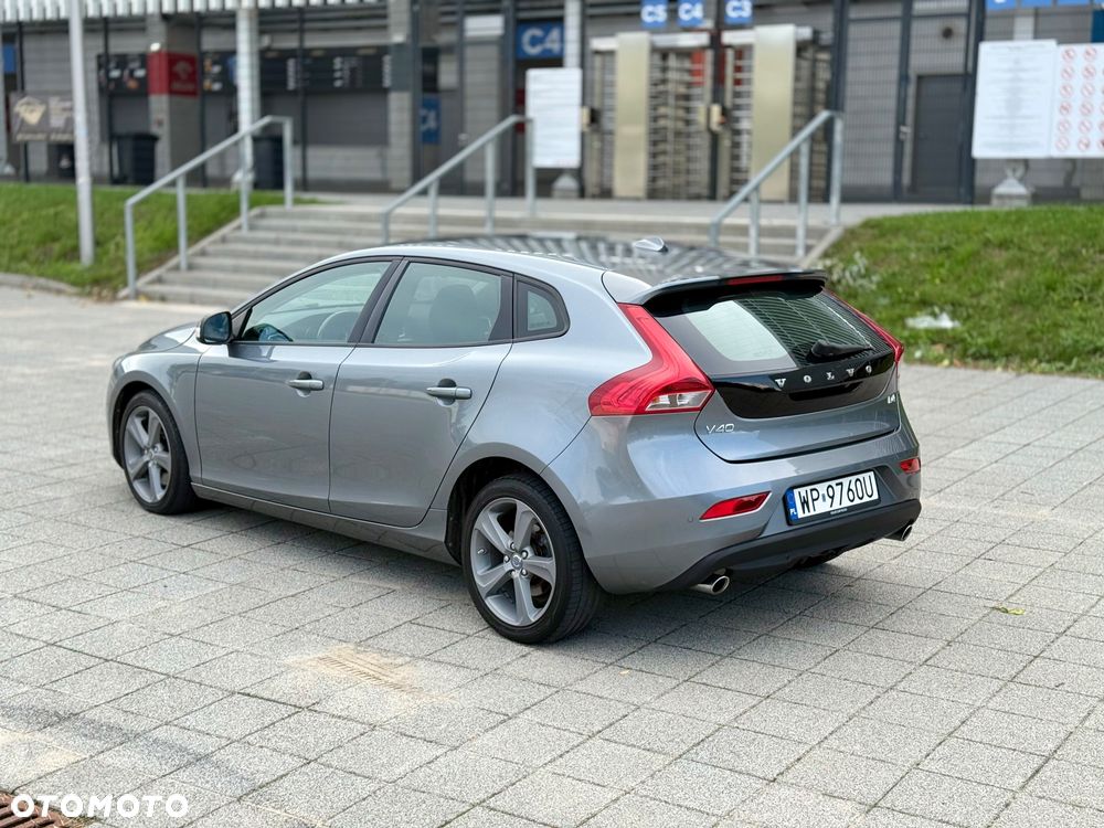 Volvo V40 D4 Geartronic Momentum - 10