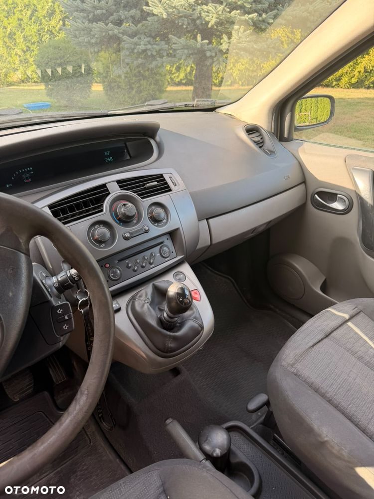 Renault Scenic 1.6 16V Expression - 7
