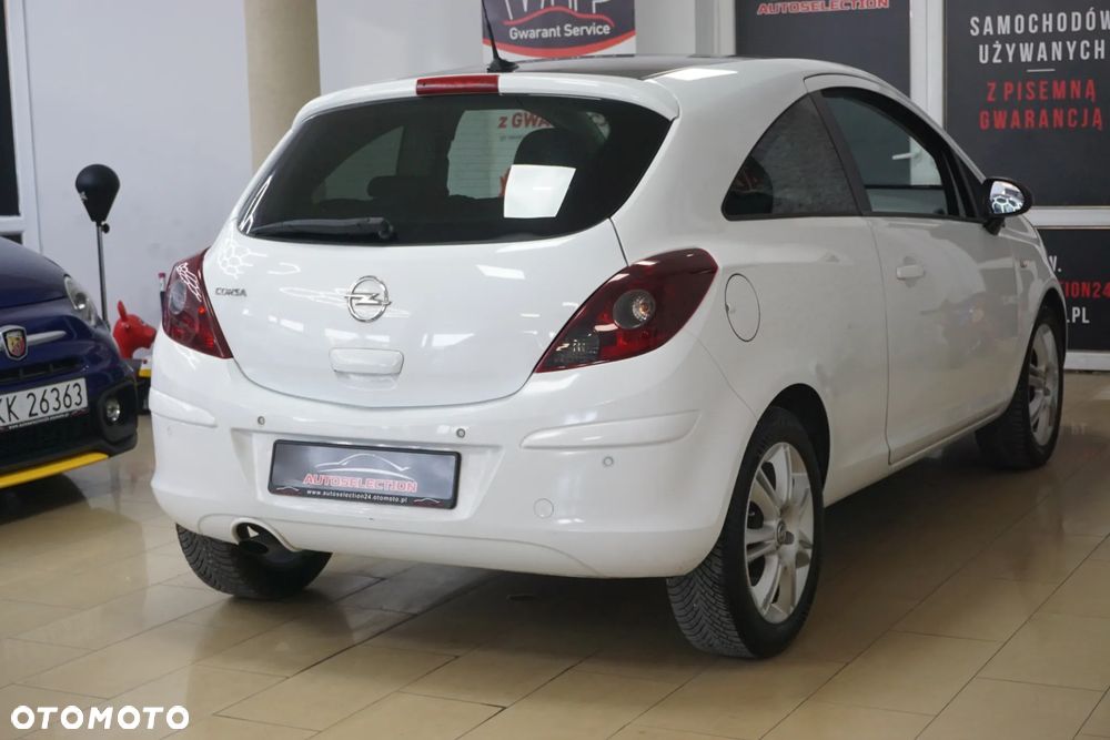 Opel Corsa 1.2 16V Cosmo - 4