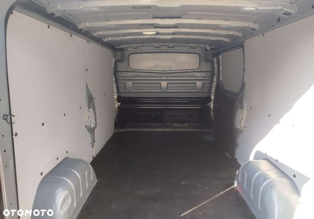 Renault Trafic - 25