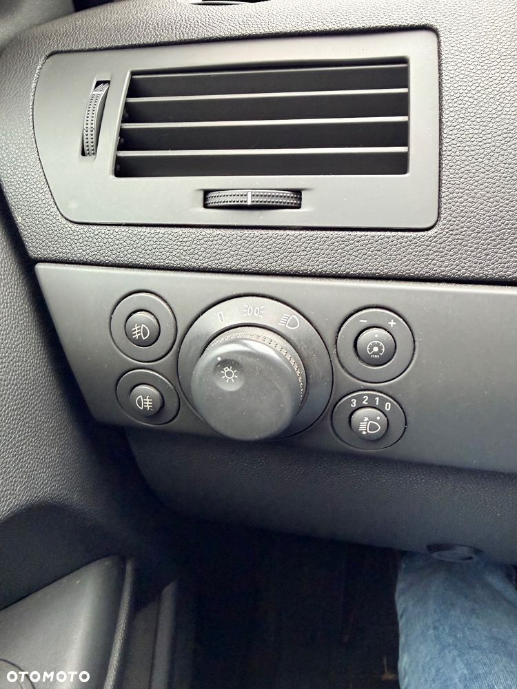 Opel Astra 1.6 Essentia - 14