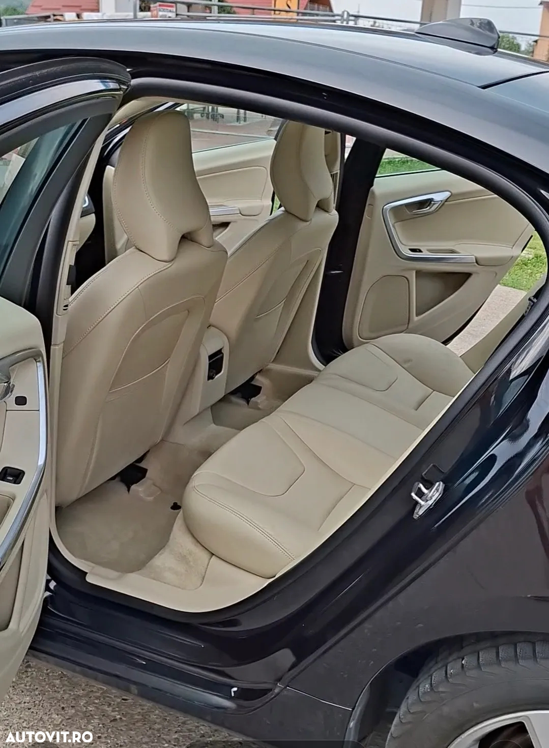 Volvo S60 T3 Momentum - 8