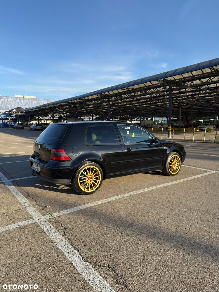 Volkswagen Golf - 4
