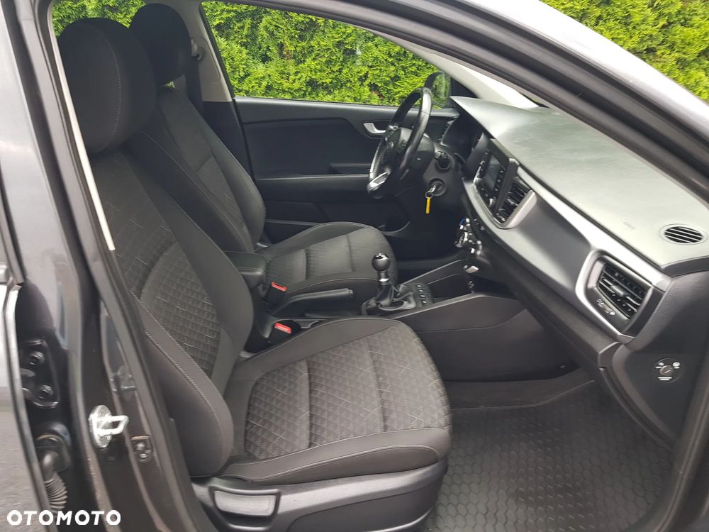 Kia Rio - 21