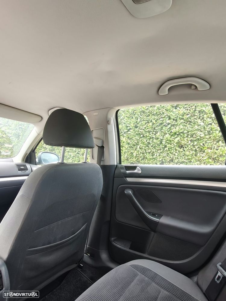 VW Jetta 1.9 TDi Confortline - 16