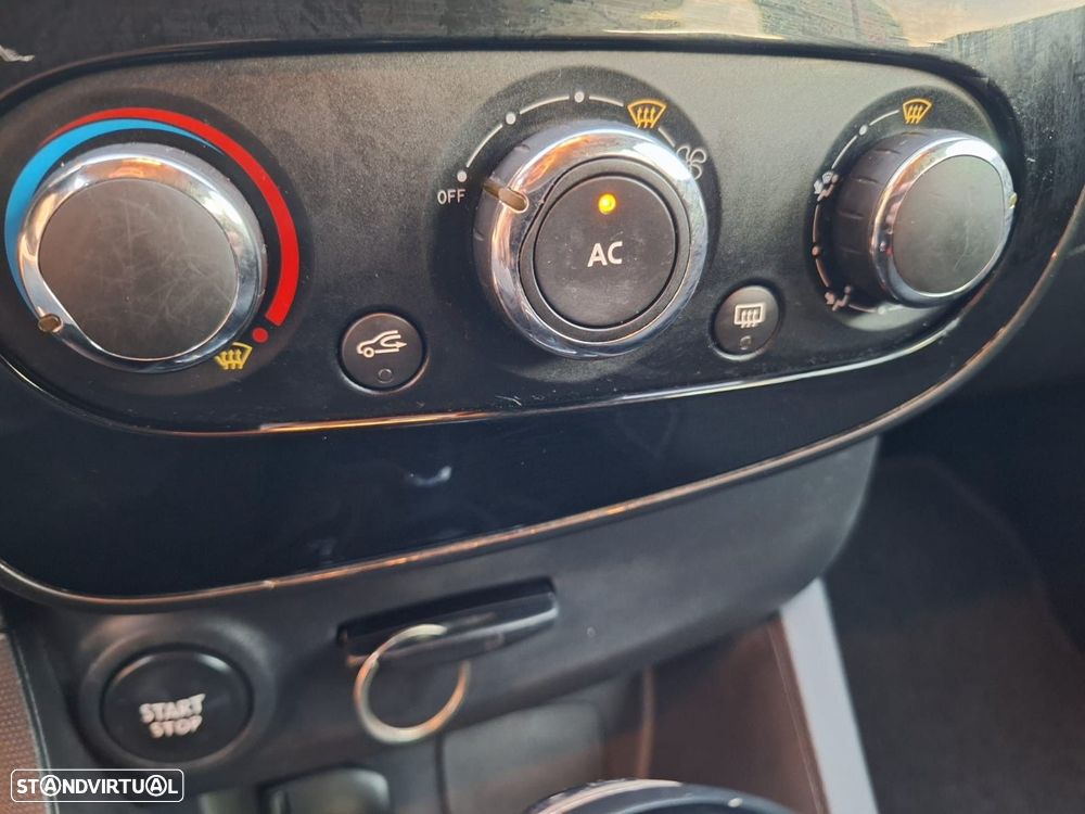 Renault Clio 1.5 dCi Dynamique S EDC - 31