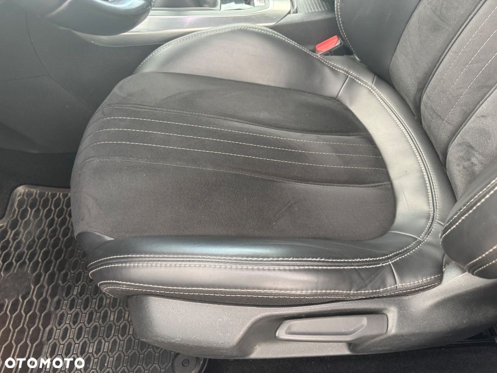 Peugeot 308 1.6 e-HDi Allure S&S - 11