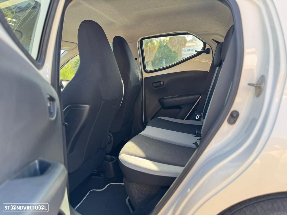 Toyota Aygo 1.0 X-Play - 13