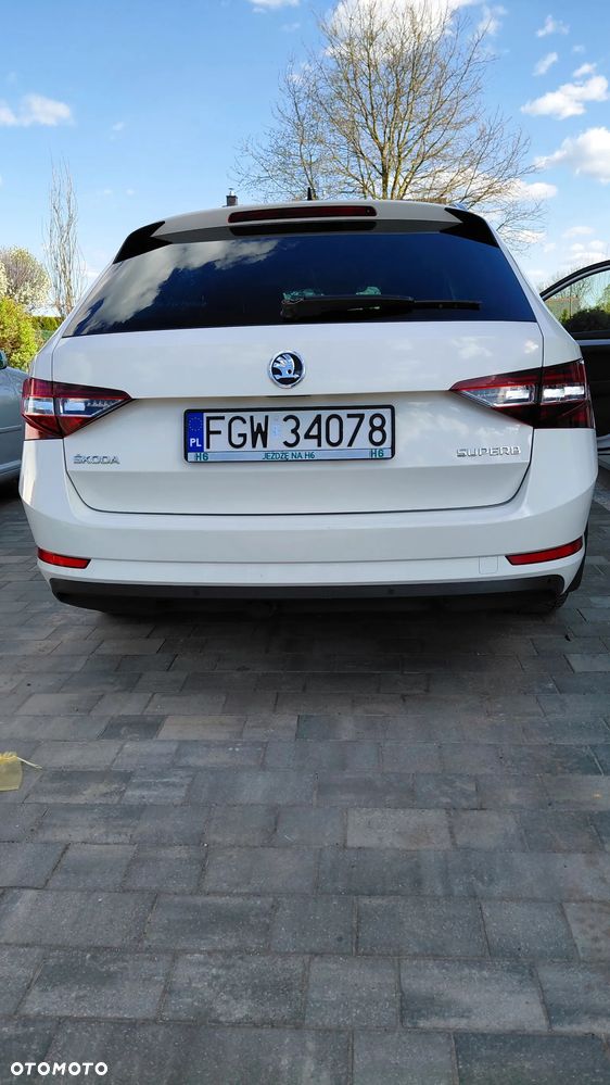 Skoda Superb 2.0 TDI Style DSG - 6