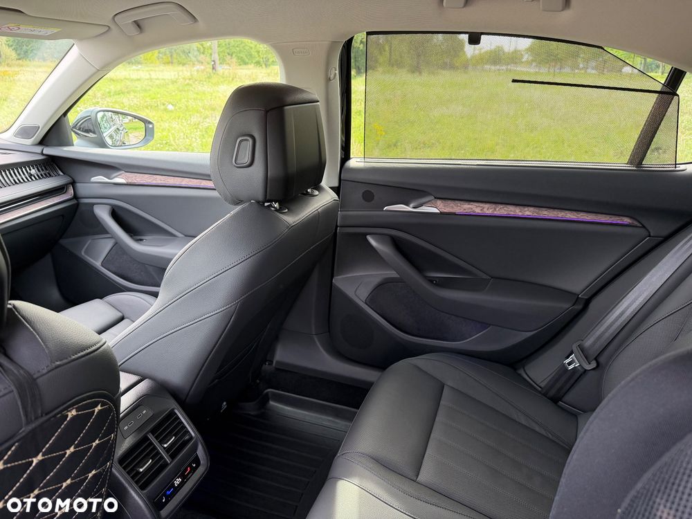 Skoda Superb 2.0 TDI SCR 4x4 L&K DSG - 19