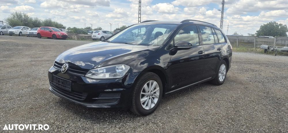Volkswagen Golf - 1