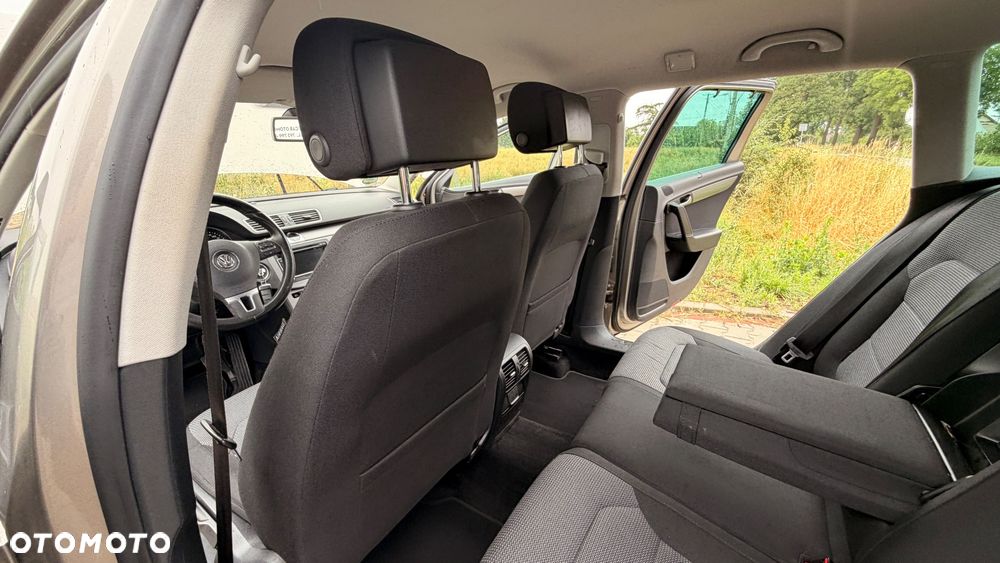 Volkswagen Passat 2.0 TDI BlueMotion Technology Highline - 11