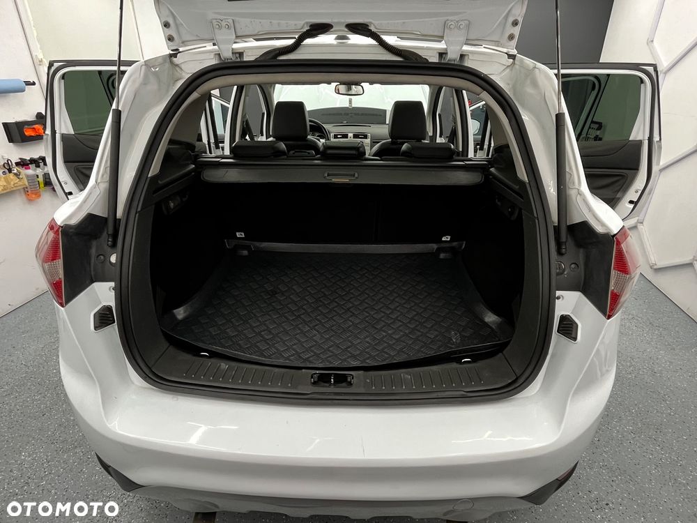 Ford Kuga - 32