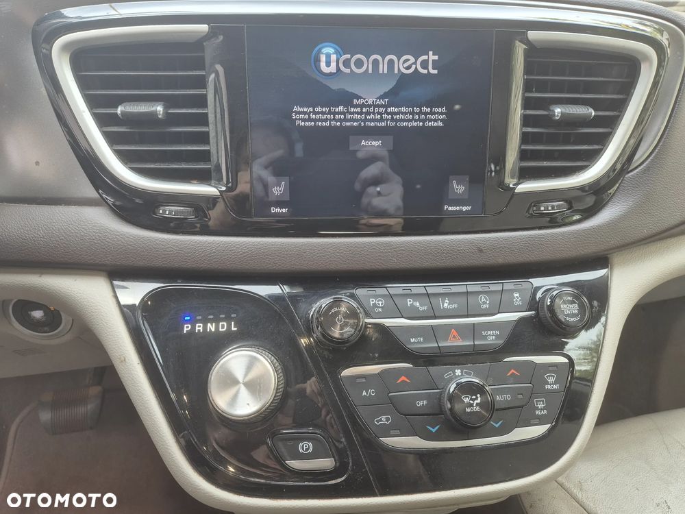 Chrysler Pacifica - 7