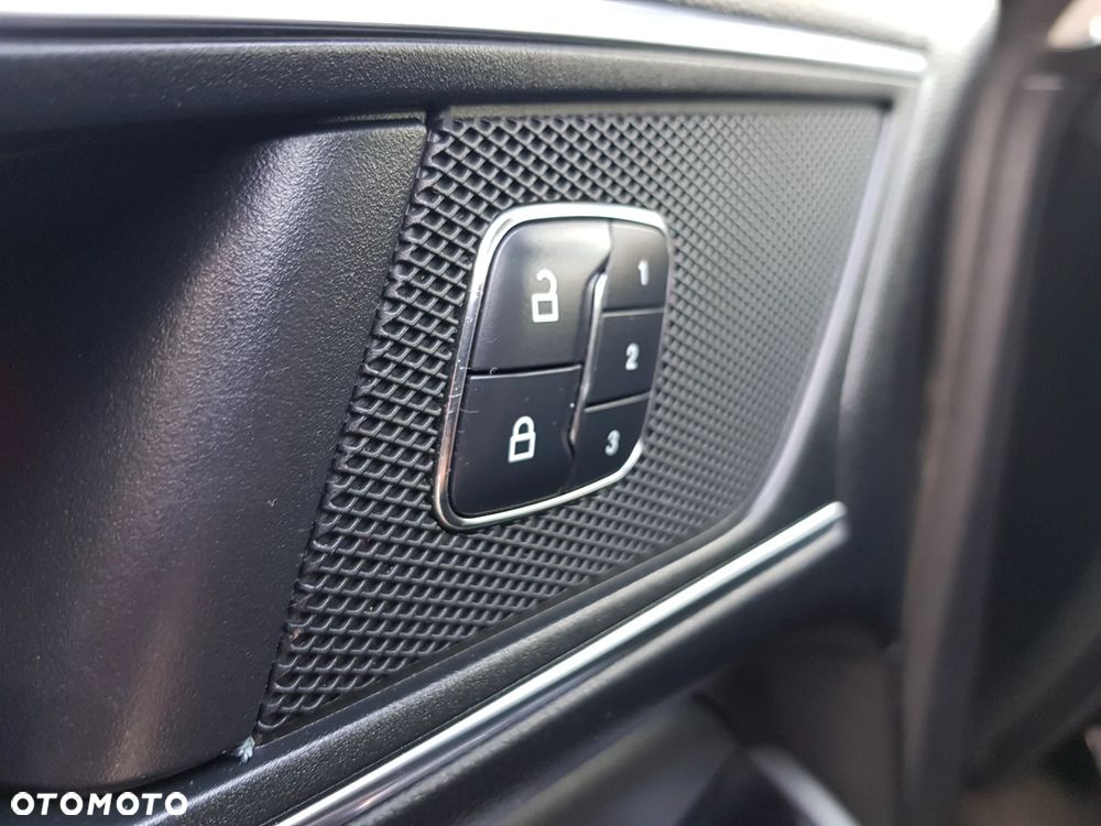 Ford S-Max 2.0 TDCi Titanium PowerShift - 25