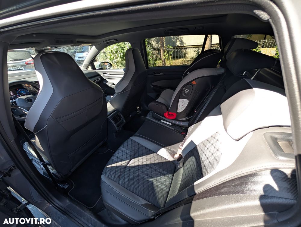 Volkswagen Golf 2.0 TDI SCR DSG R-Line - 11